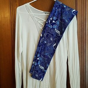 **SOLD**Super Soft Paisley Leggings